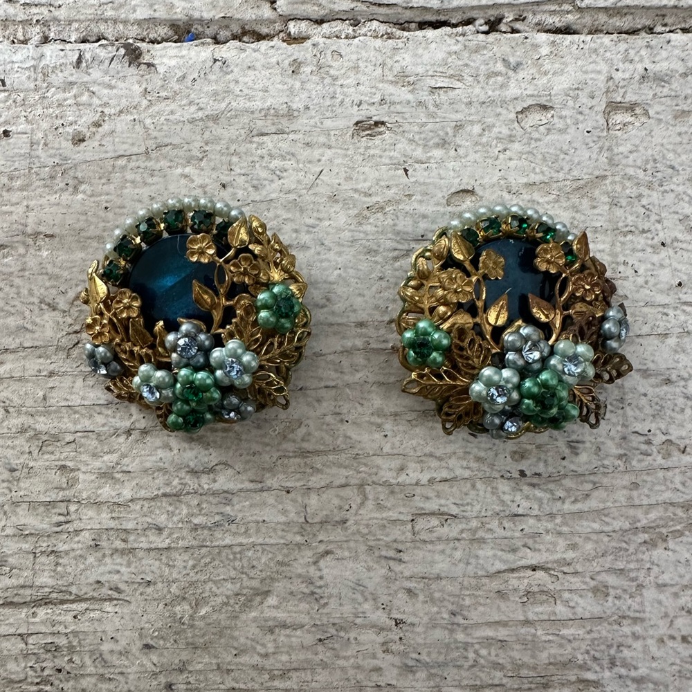 Vintage 40s/50s Haskell ? Highly Ornate Filigree Clio On Earrings